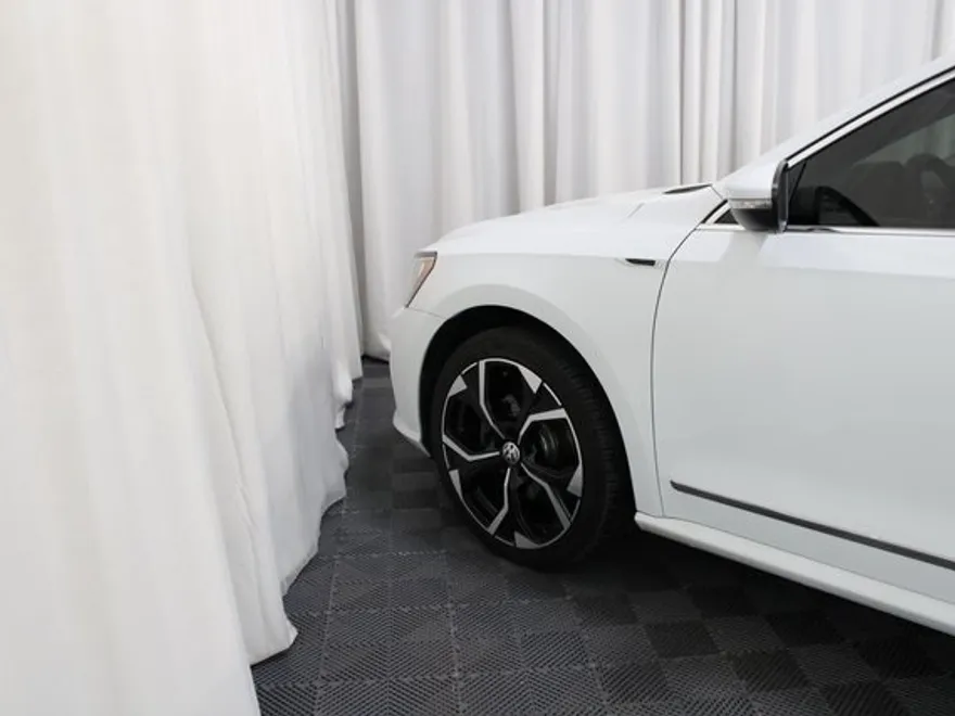 2016 Volkswagen Passat S photo 1