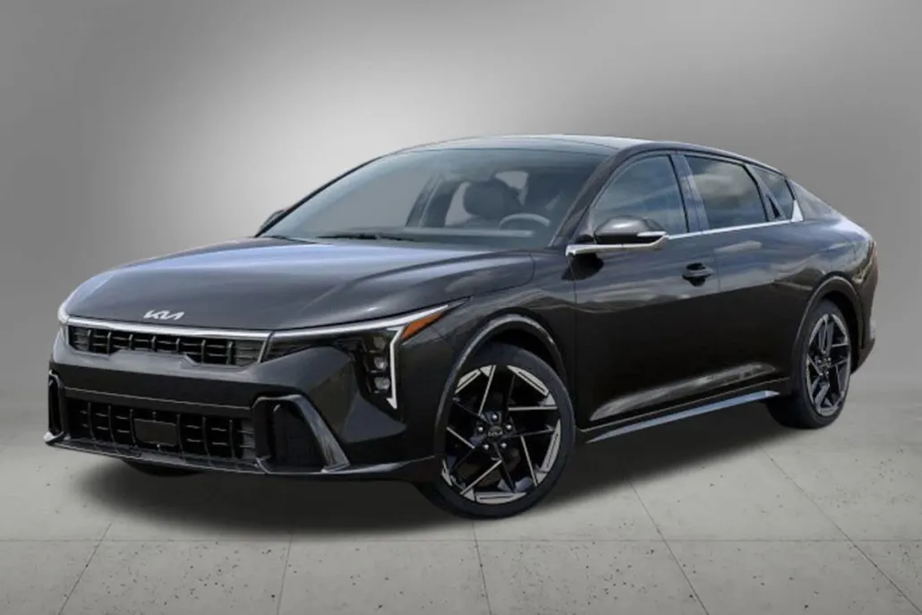 2025 Kia K4 GT-Line photo 1