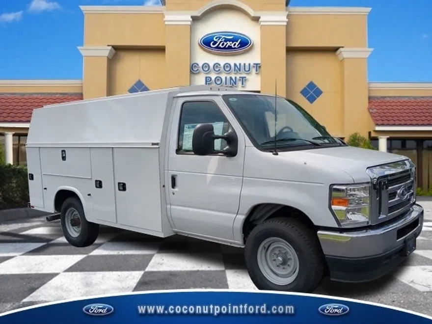 2025 Ford E-350 photo 1