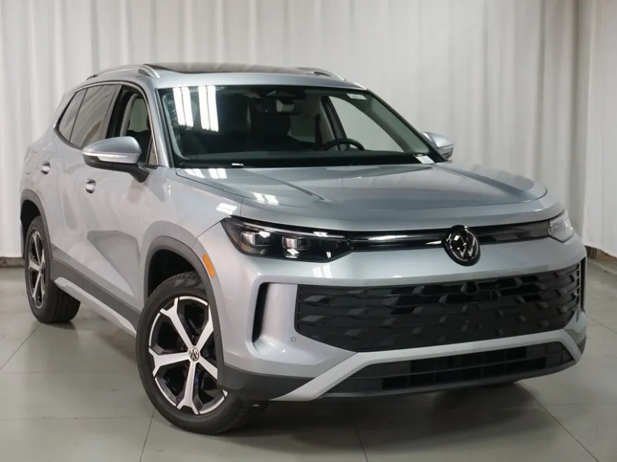 2025 Volkswagen Tiguan SE photo 1