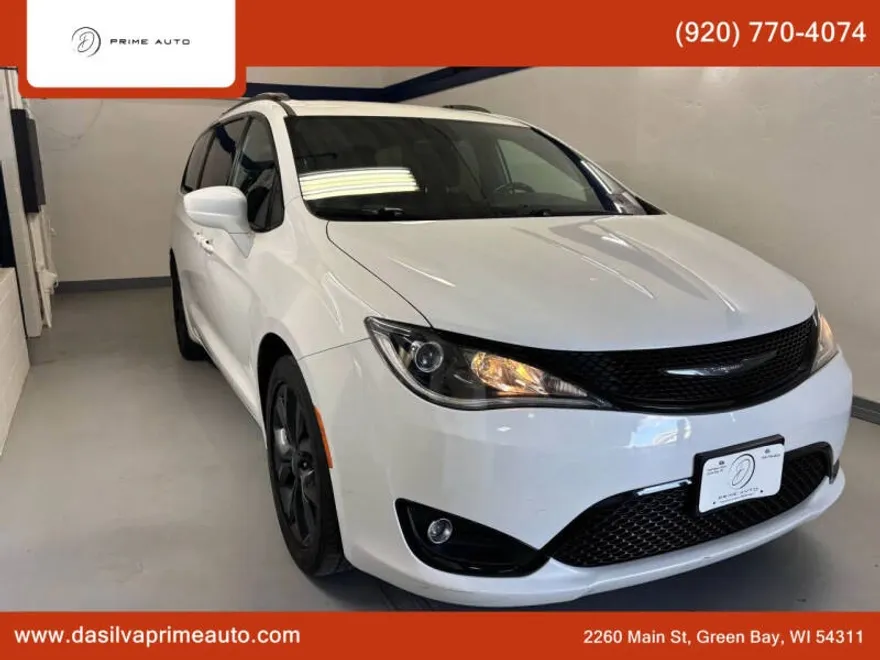 2018 Chrysler Pacifica Touring Plus photo 1