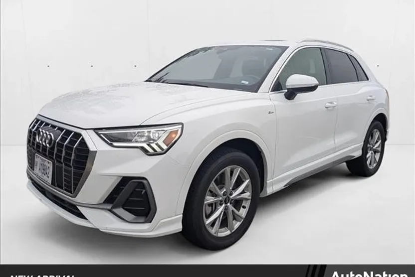 2023 Audi Q3 S line Premium photo 1