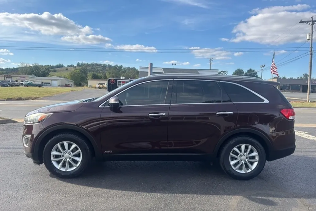2016 Kia Sorento LX photo 1
