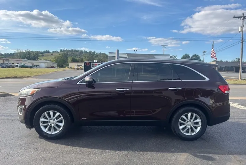 2016 Kia Sorento LX photo 1