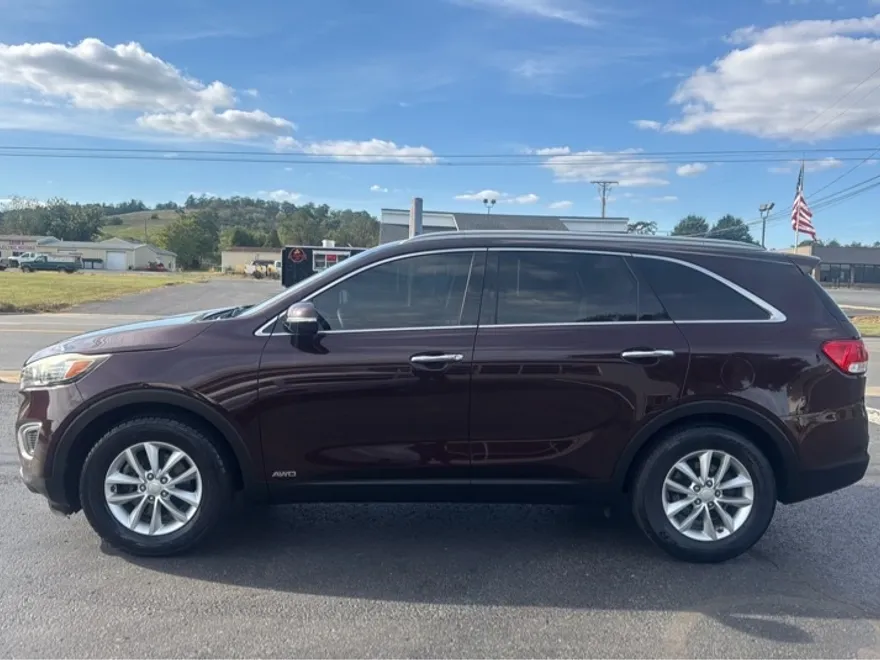 2016 Kia Sorento LX photo 1