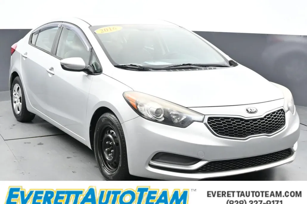 2016 Kia Forte LX photo 1