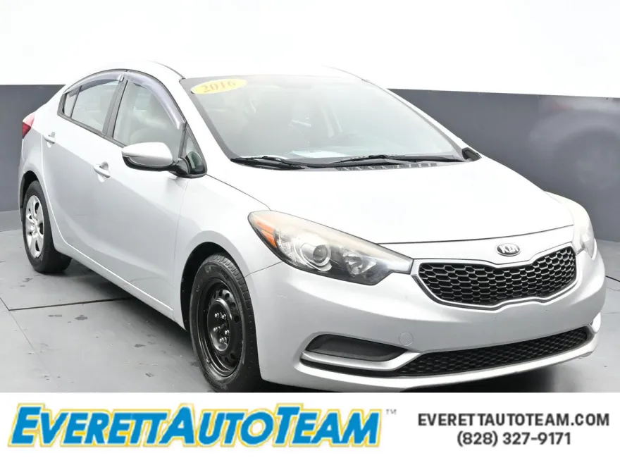 2016 Kia Forte LX photo 1