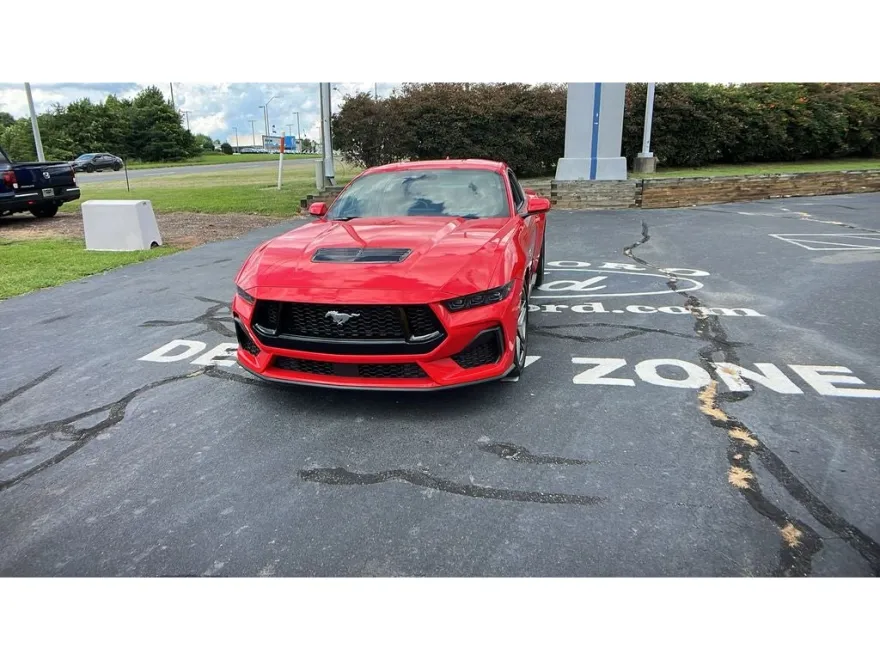 2025 Ford Mustang GT Premium photo 1
