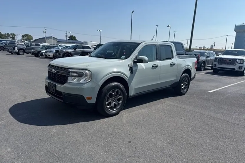 2022 Ford Maverick XLT photo 1