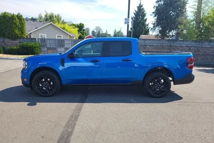 2025 Ford Maverick XLT photo 1