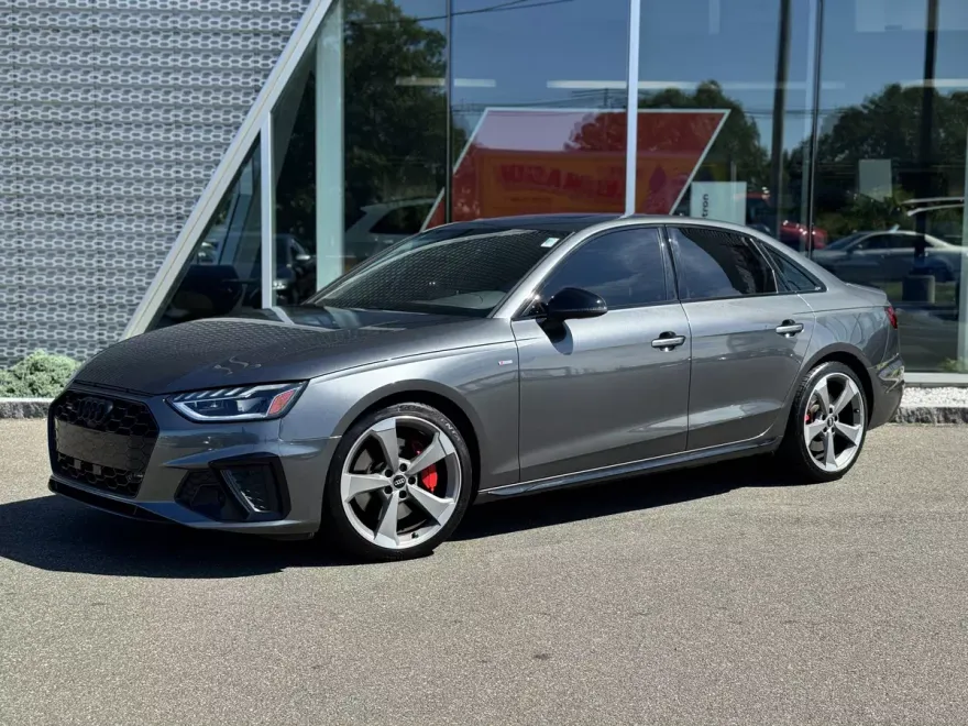 2023 Audi A4 S line Premium Plus 45 TFSI Quattro photo 1