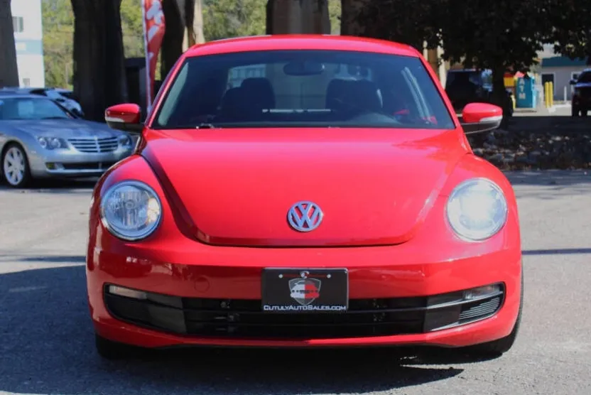 2012 Volkswagen Beetle 2.5L photo 1