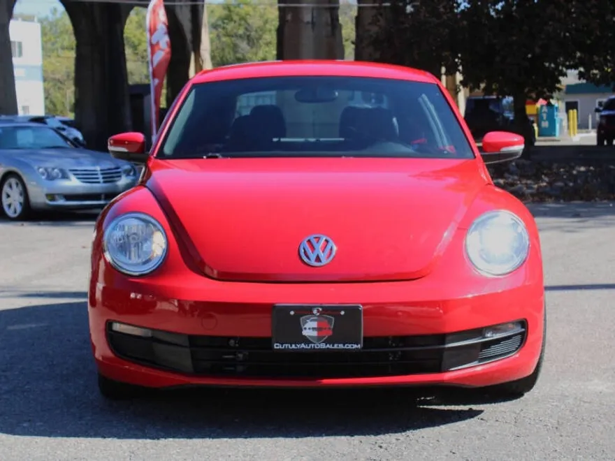 2012 Volkswagen Beetle 2.5L photo 1