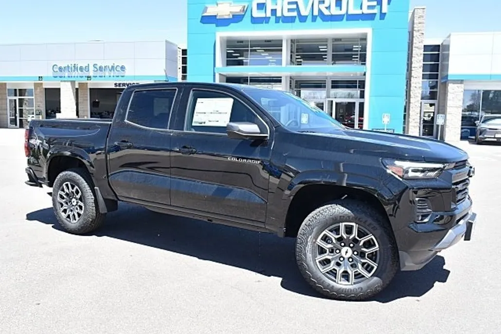 2025 Chevrolet Colorado Z71 photo 1