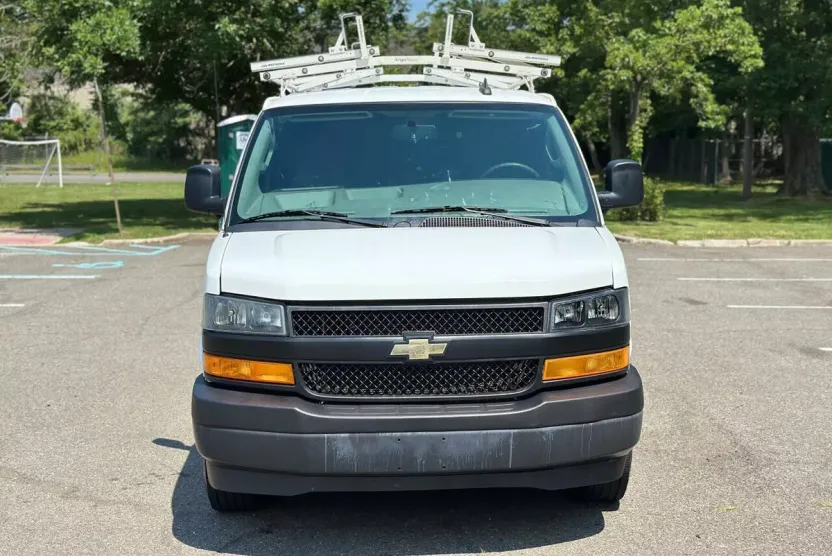 2018 Chevrolet Express Cargo photo 1