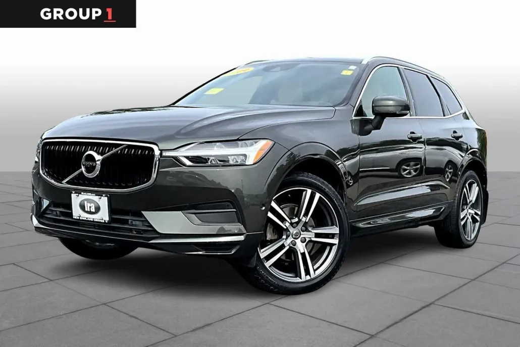 2019 Volvo XC60 Momentum photo 1