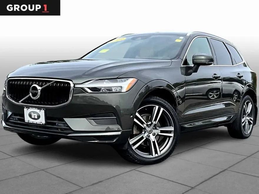 2019 Volvo XC60 Momentum photo 1