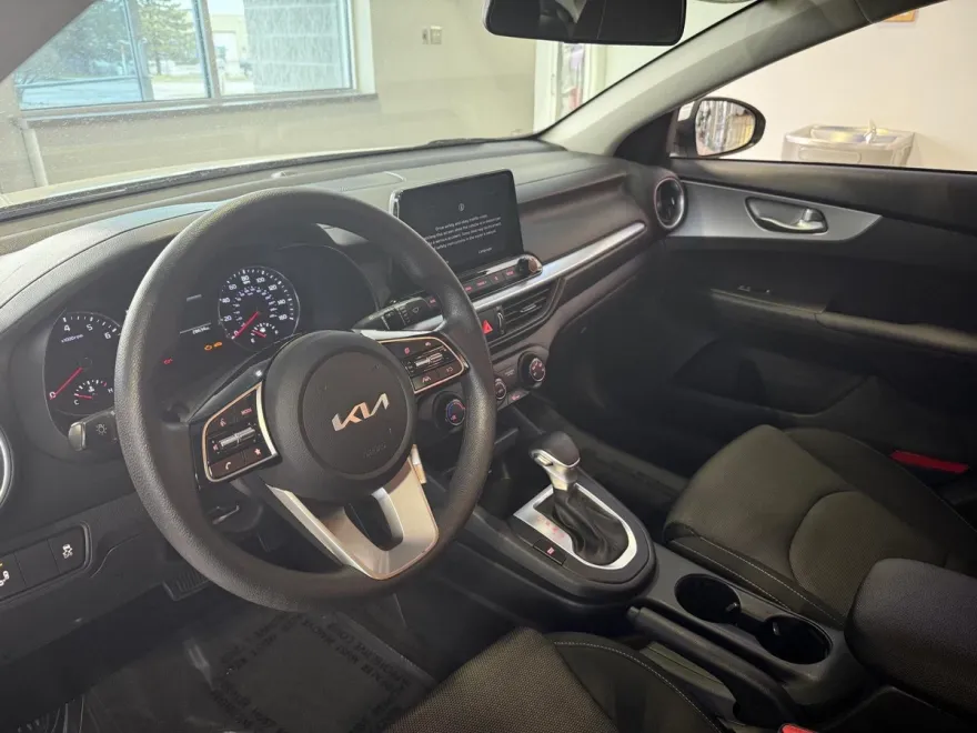 2023 Kia Forte LXS photo 8