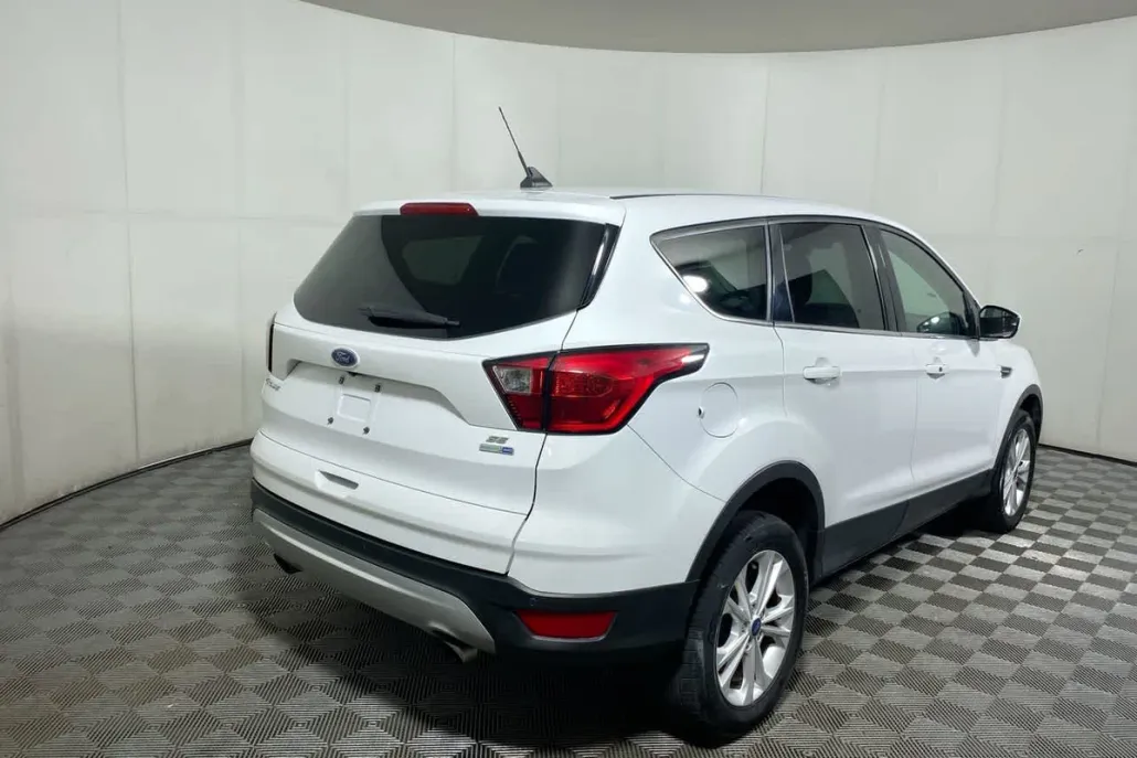 2019 Ford Escape SE photo 1