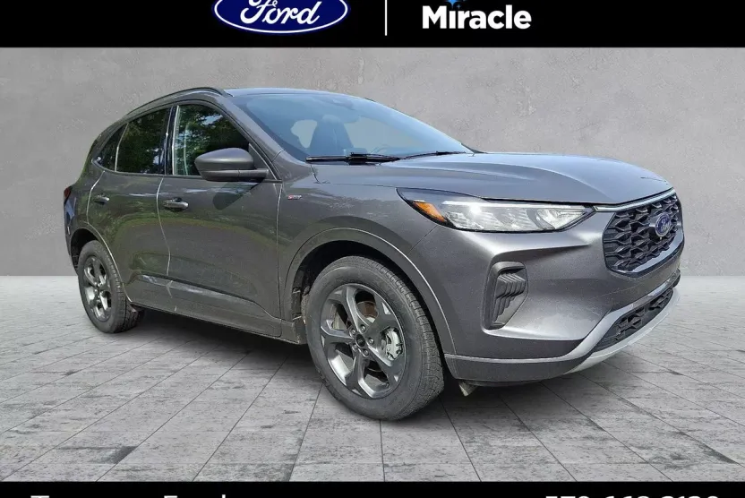 2023 Ford Escape ST-Line photo 1