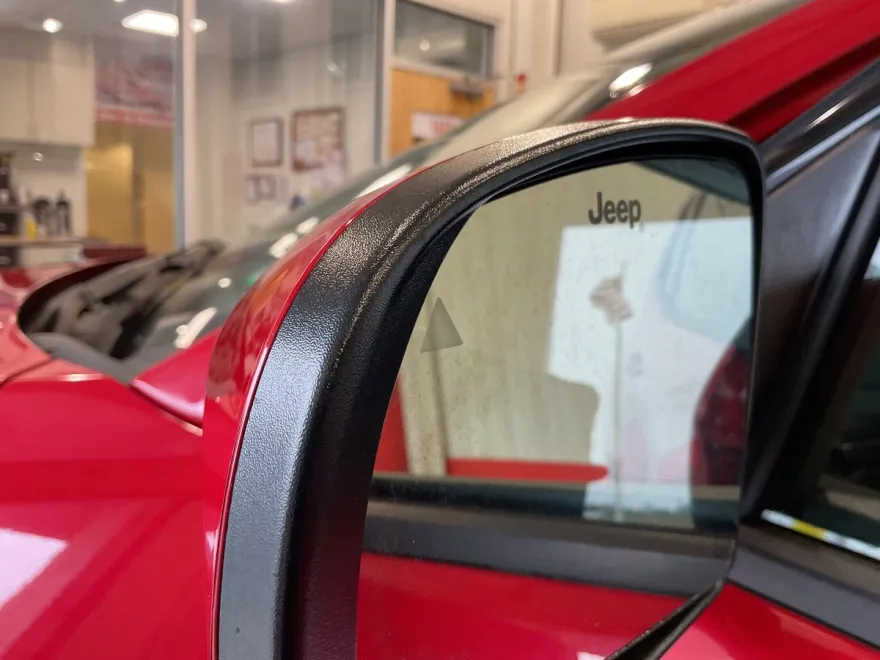 2023 Jeep Compass Limited Red Edition photo 1
