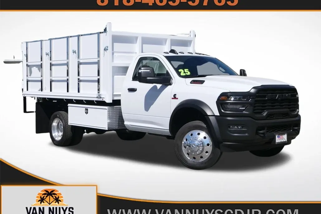 2025 Ram 5500 Tradesman photo 1