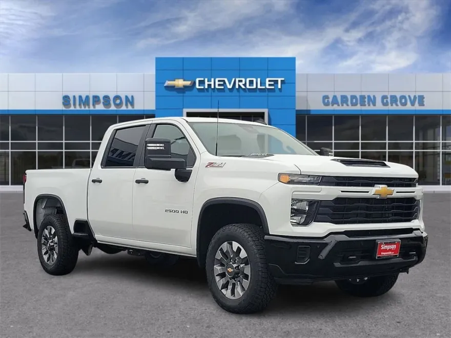 2026 Chevrolet Silverado 2500HD Custom photo 1