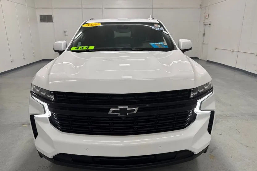 2024 Chevrolet Suburban RST photo 1