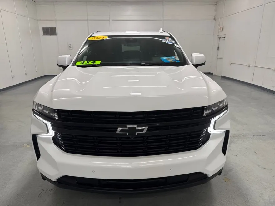 2024 Chevrolet Suburban RST photo 1