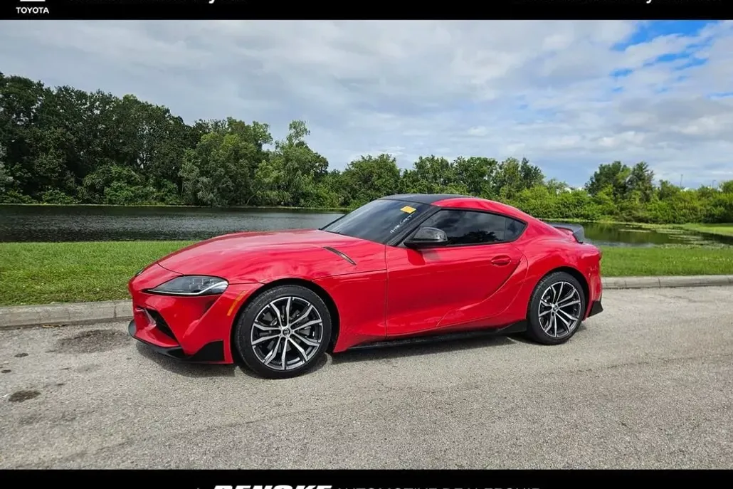 2023 Toyota Supra 2.0 photo 1