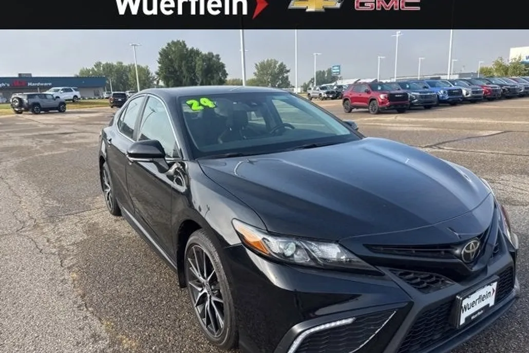 2024 Toyota Camry SE photo 1