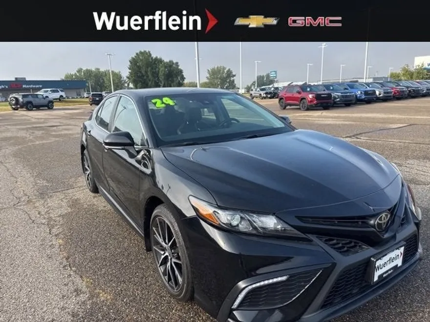 2024 Toyota Camry SE photo 1