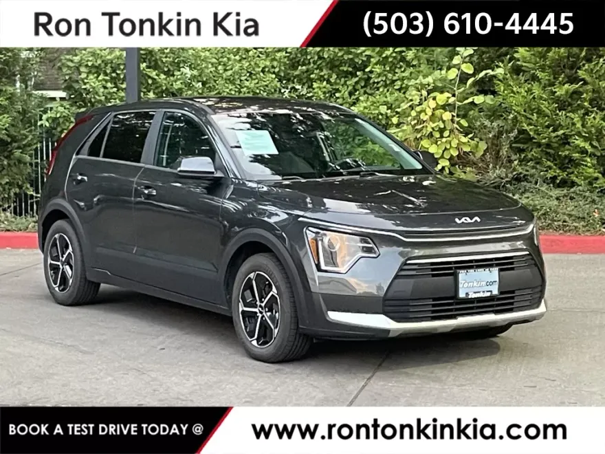 2023 Kia Niro LX photo 1