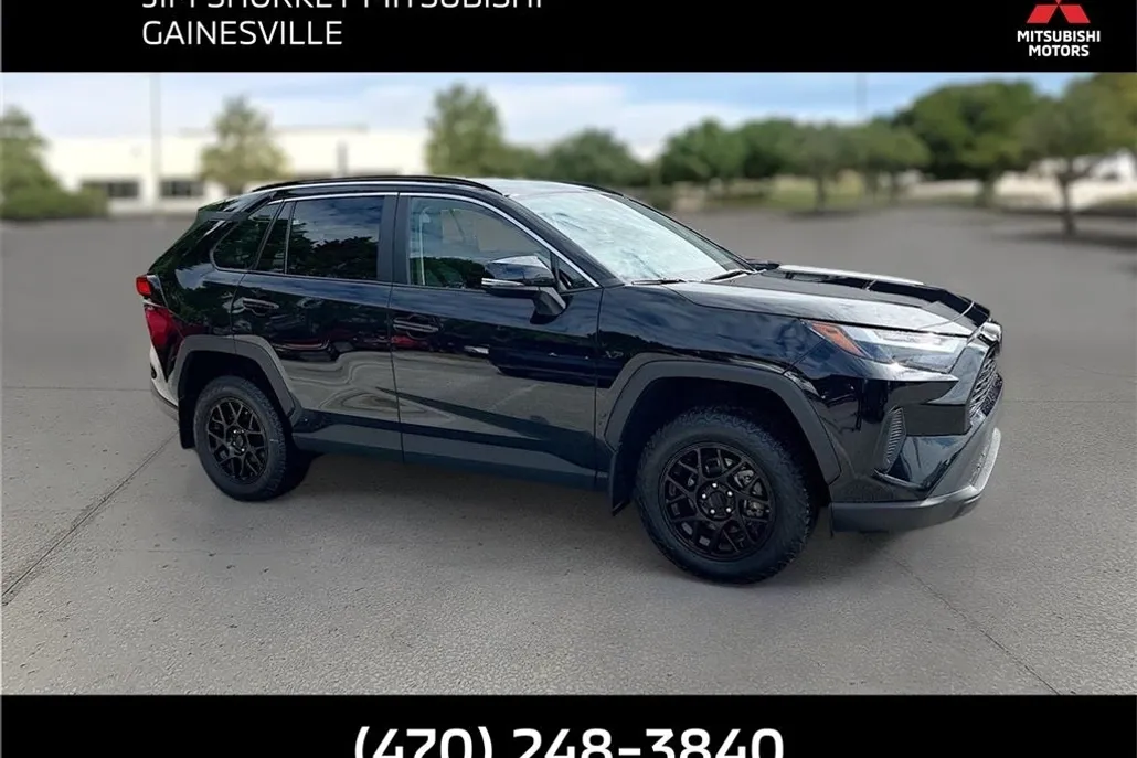 2025 Toyota RAV4 XLE photo 1