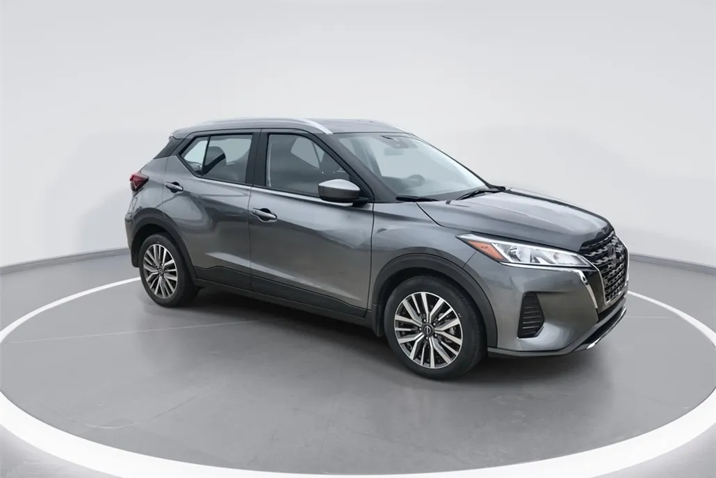 2024 Nissan Kicks SV photo 1