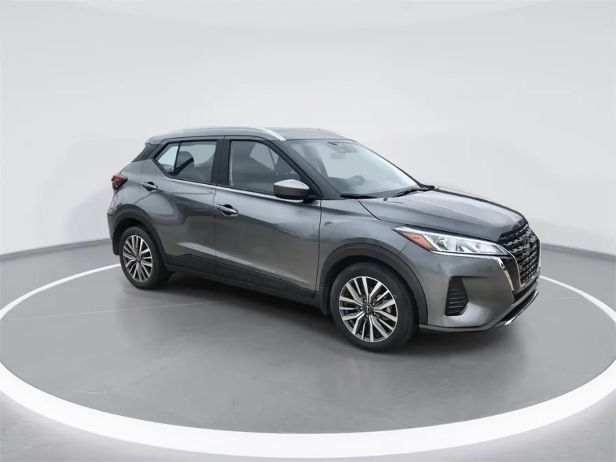 2024 Nissan Kicks SV photo 1