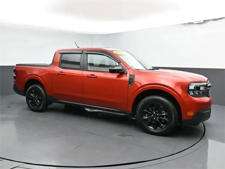 2024 Ford Maverick Lariat photo 1