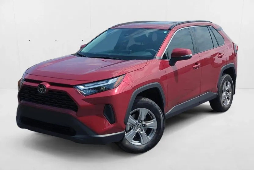 2025 Toyota RAV4 XLE photo 1