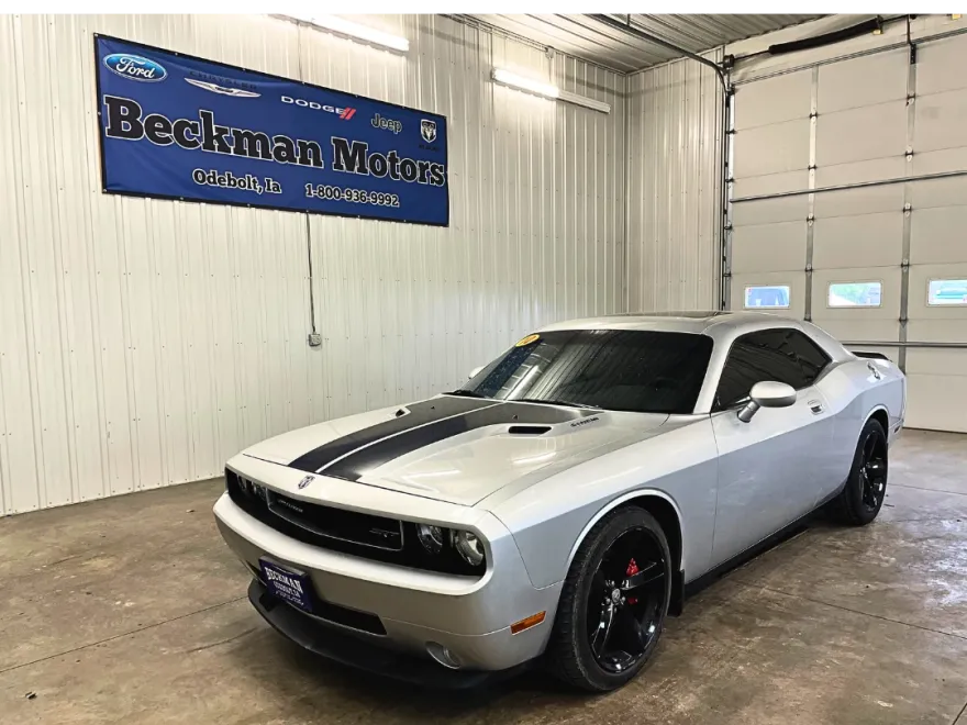 2010 Dodge Challenger SRT8 photo 1