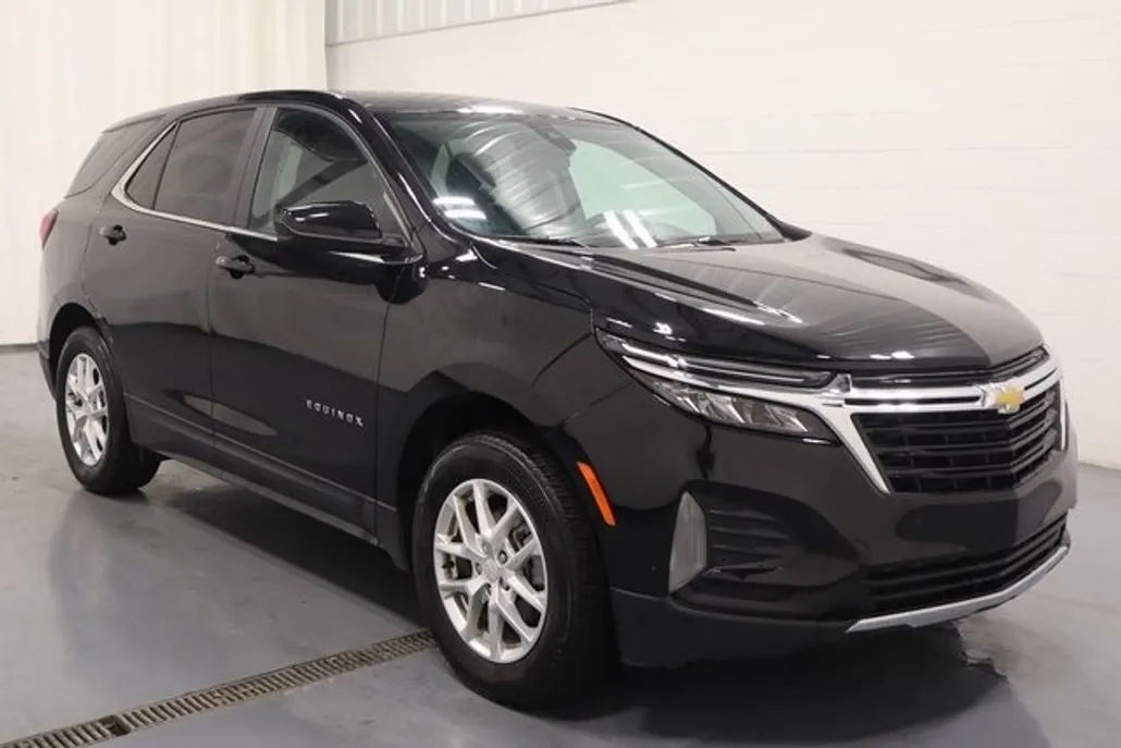 2024 Chevrolet Equinox LT photo 1