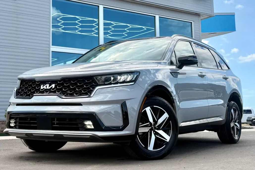 2023 Kia Sorento EX photo 1