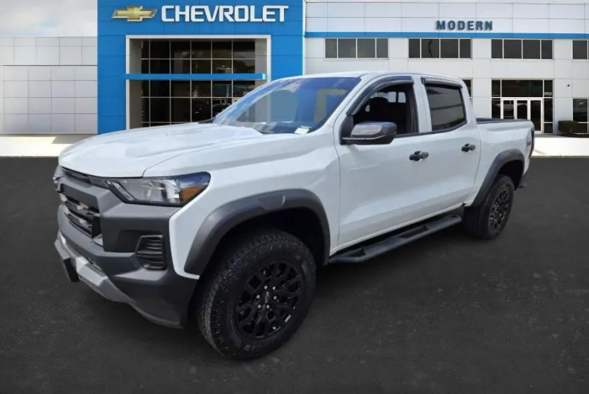 2025 Chevrolet Colorado Trail Boss photo 1