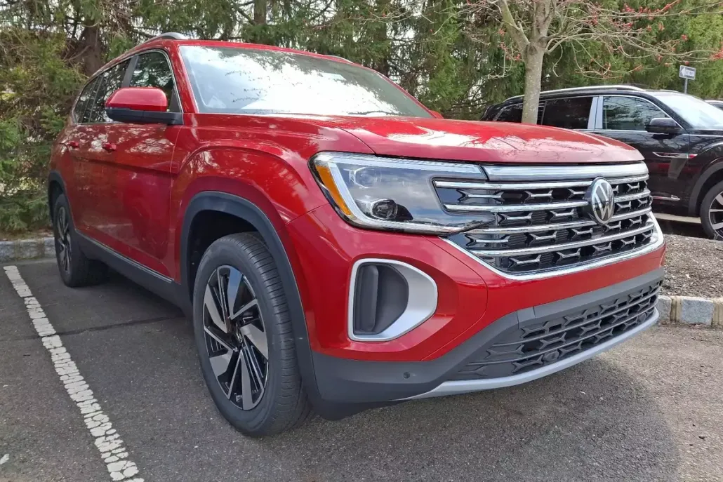 2025 Volkswagen Atlas SEL photo 1