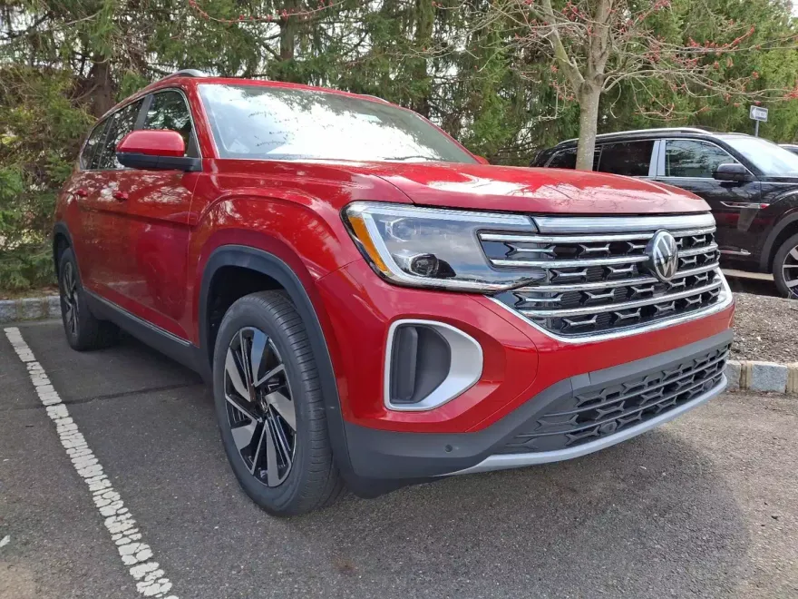 2025 Volkswagen Atlas SEL photo 1