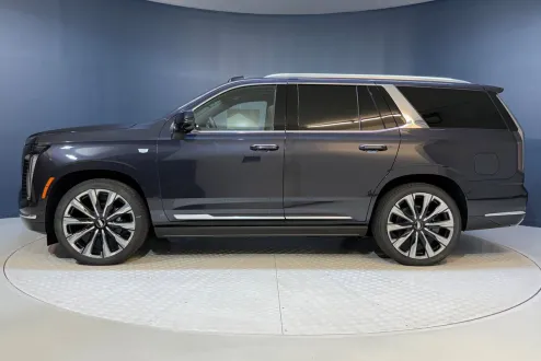 2026 Cadillac Escalade Luxury photo 2