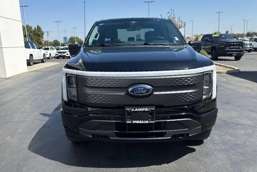2023 Ford F-150 Lightning XLT photo 1