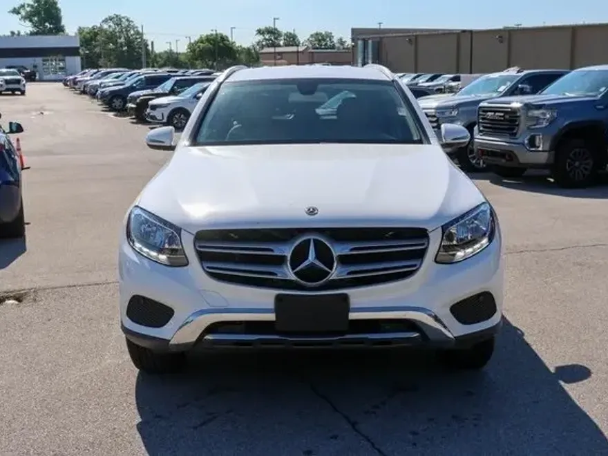2019 Mercedes Benz GLC 300 photo 1