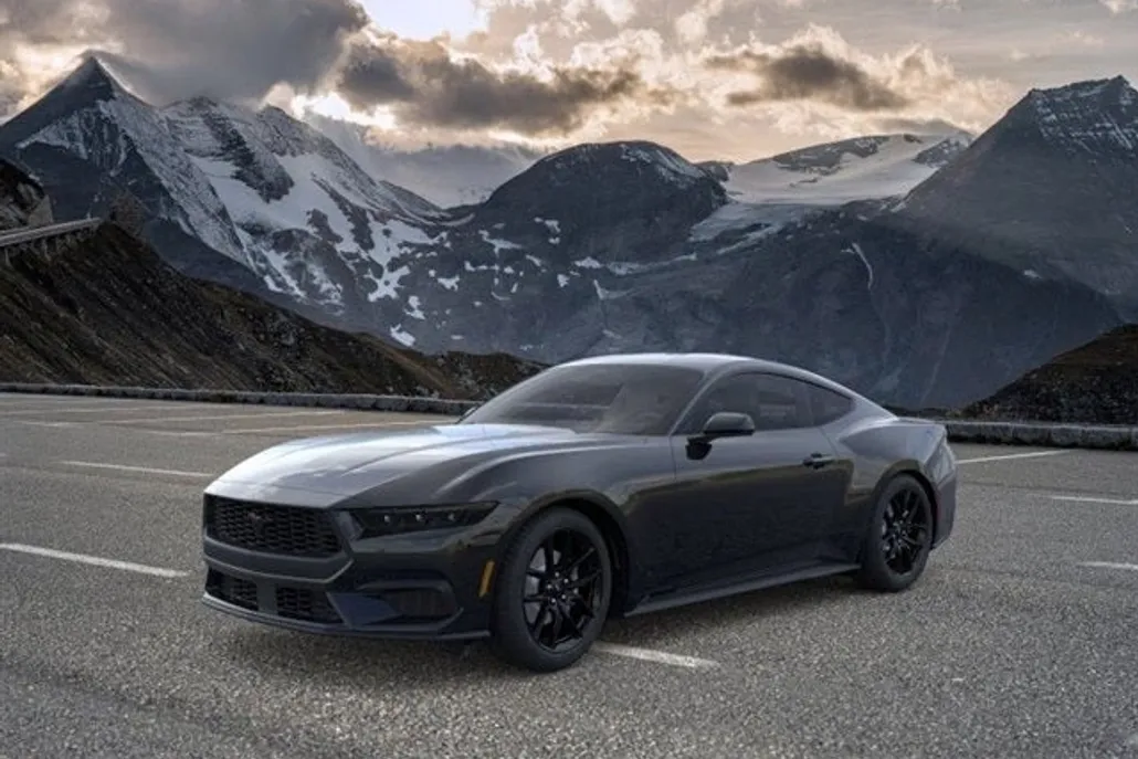2025 Ford Mustang EcoBoost photo 1