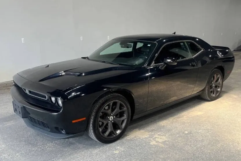 2019 Dodge Challenger SXT photo 1