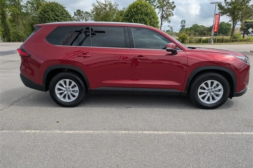 2024 Toyota Grand Highlander XLE photo 1
